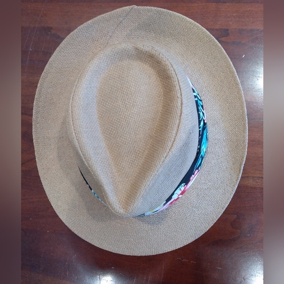 Hat - Picture 2 of 6